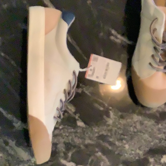 Shoes size 38 or 5 1/2 boy - Picture 2 of 4